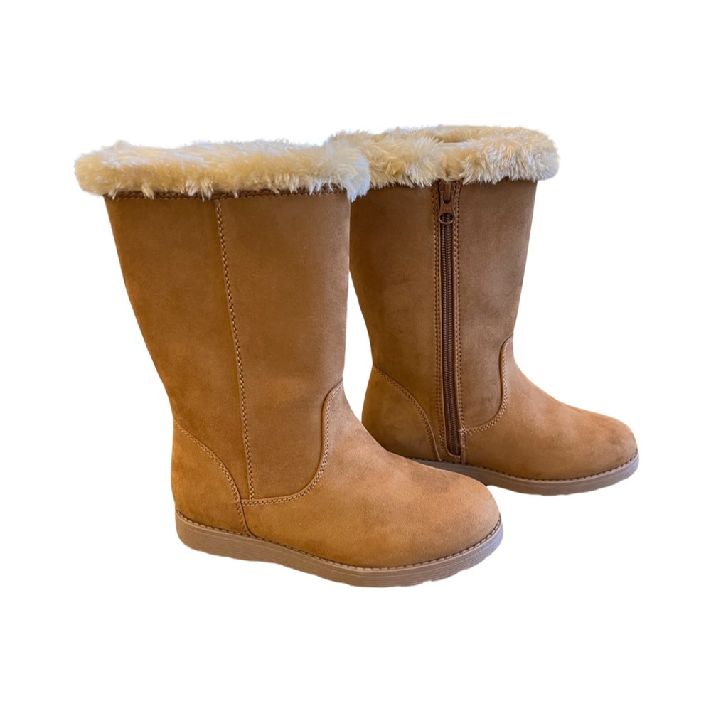 NWOT Girls Kamryn faux fur shearling boots by Cat & Jack.